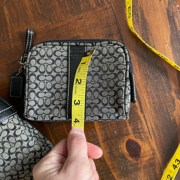 VTG. COACH Women’s Sig. Monogram F3M-6376 Crossbody Handbag Purse w/ Coin Holder - Picture 13 of 15